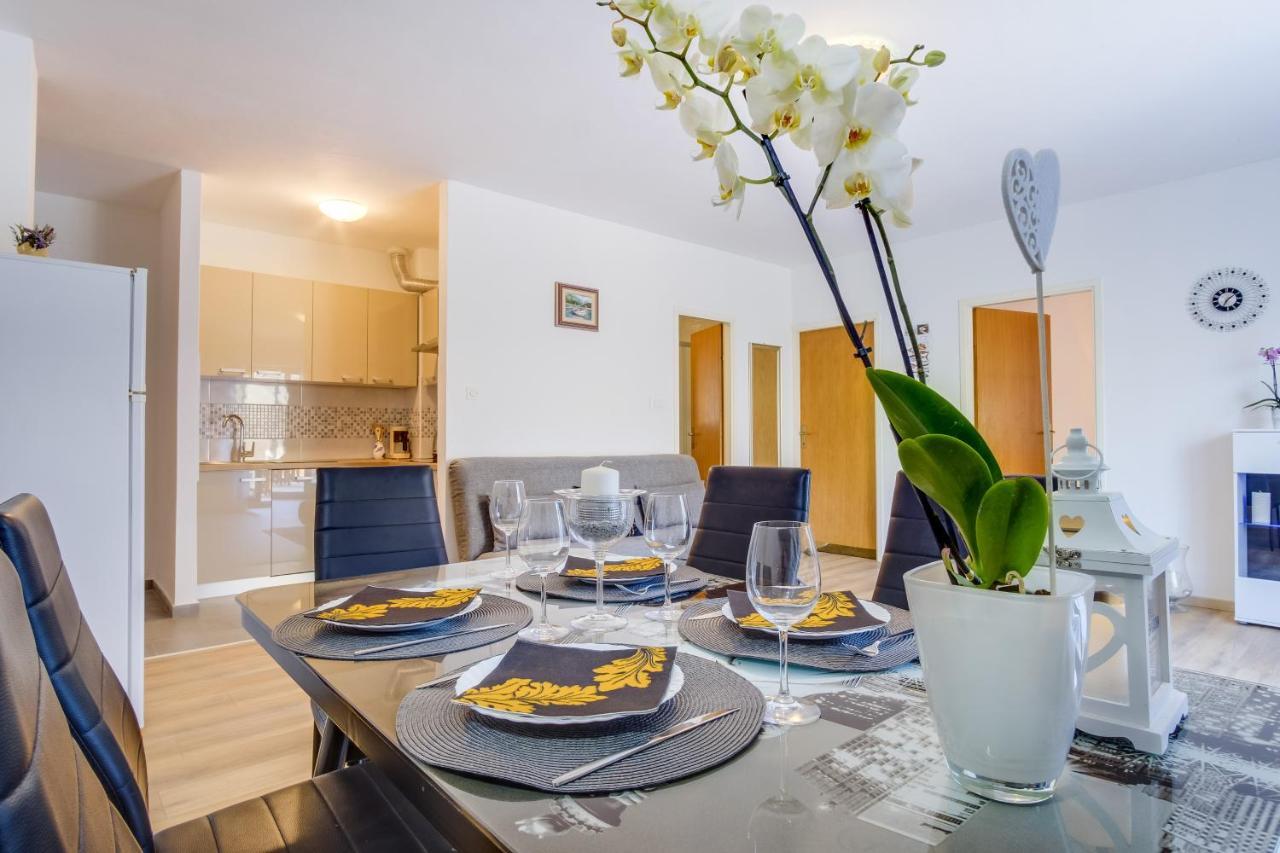Apartment Rosmarino Mali Losinj Exterior photo